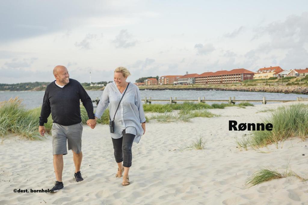 The 'Loft' Apartment- "Den Gule Svane" Guest House - Near Ronne & Beach Exterior foto