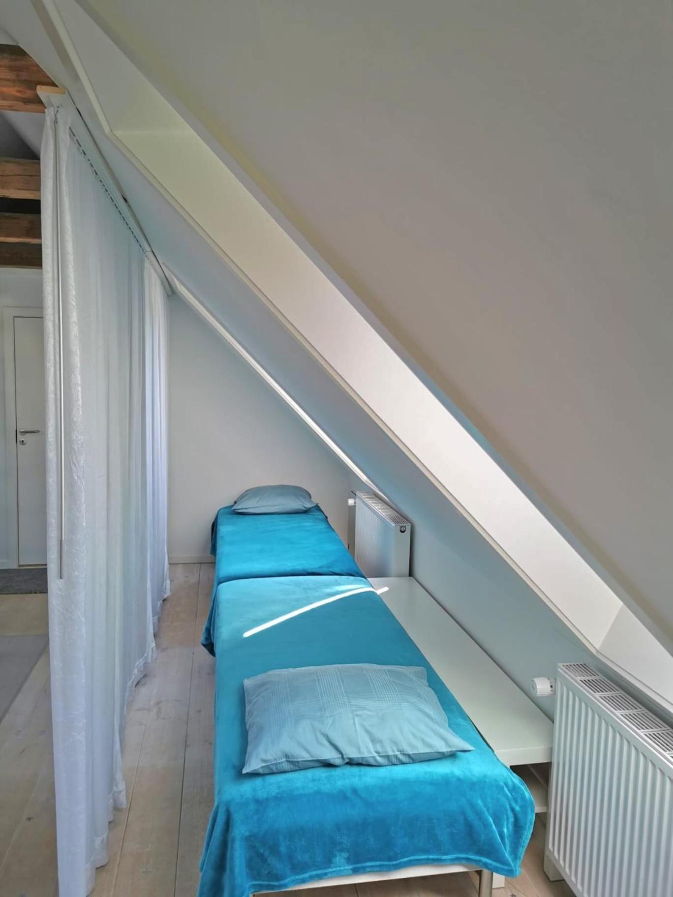 The 'Loft' Apartment- "Den Gule Svane" Guest House - Near Ronne & Beach Exterior foto